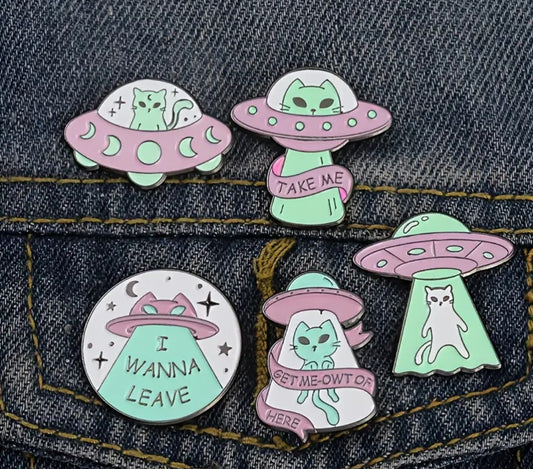 1 Pc Assorted Cat Alien Spacecraft Pins, Cute Enamel Pins, Cosmic Cat Designs, Perfect Gift Idea, Space Lovers, Alien Lovers, Pastel Pins