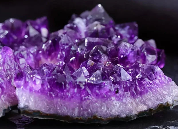 28-29g Small Natural Amethyst Cluster - Raw Crystal, Healing Crystals & Stones, Meditation Tools, Reiki Energy Healing, Amethyst Geode
